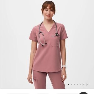 Figs Women's Mauve scrub set